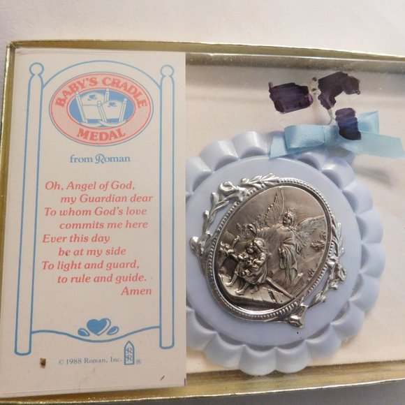 Vintage Baby's Cradle Medal Medallion Guardian Angel by Roman, Inc. 1988 - Picture 1 of 7